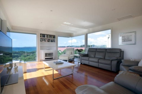 On The Beach & Golf Course Minutes From MTB Trails - Tourism TAS 0