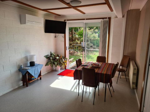 Orchard 2 Bedroom Apartment In Devonport - Tourism TAS 1