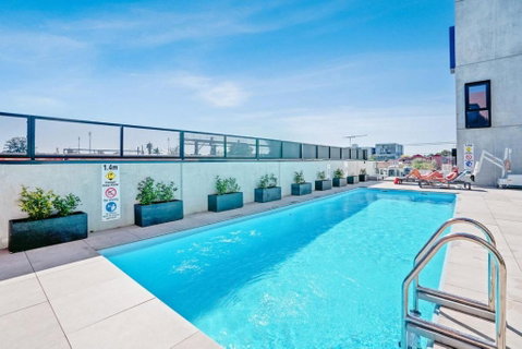 Ovation - New Footscray Apt W Parking & Pool - Tourism TAS 1
