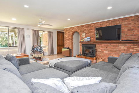 Ovens Valley Retreat - Hobart Tourism 3