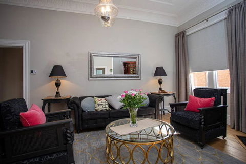 Oxbridge- Period Home In Central Goulburn - Tourism TAS 0