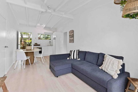 PA2 Stunning Sunshine Beach Apt Pets Welcome - Tourism TAS 0