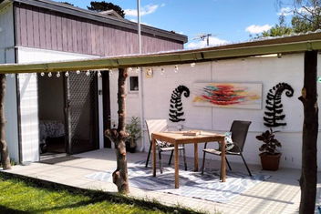 Peaceful Pet Friendly 1 Bedroom Cottage On 1 Acre with Tourism TAS