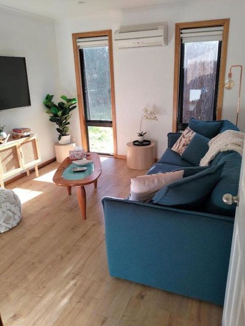 Peaceful Pet Friendly 1 Bedroom Cottage On 1 Acre - Tourism TAS 2