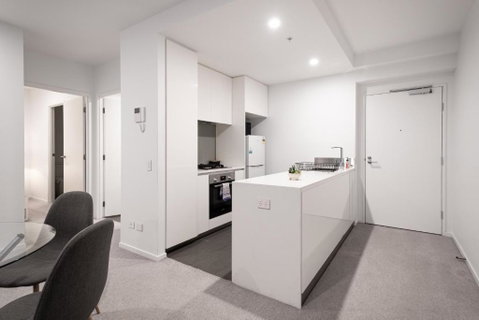 Panoramic Views 2br With Pool And Free Carpark - Tourism TAS 2
