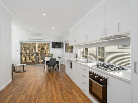 Painters Island Holiday Park - Tourism TAS 2