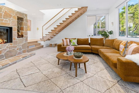 Palm Springs Hideaway - Tourism TAS 2