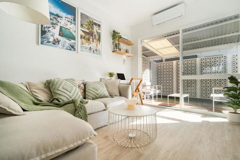PALMA - Couples Beach Shack! - Tourism TAS 0