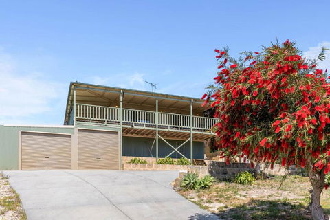 Panoramic Scenic Views Of Preston Beach - Delightful Family Holiday Home - Tourism TAS 1