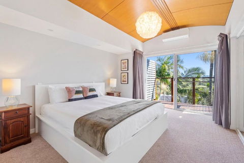 Paradise Palms - Resort Retreat With Panoramic Views - Tourism TAS 1