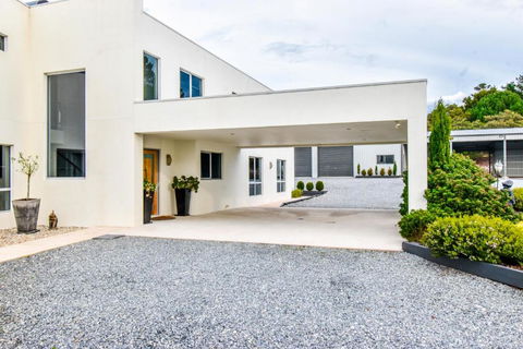 Paradise Point - Entire Home In Clarence Point, Tasmania Australia, 10 Guests 7 Bedrooms 7 Beds 3 Baths - Hobart Tourism 0