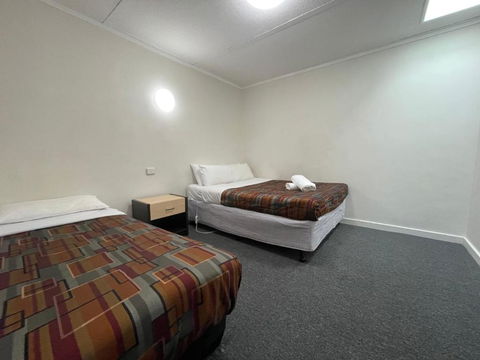 Parkside Inn Motel - Tourism TAS 1