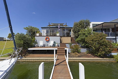 Pelican Landing - Tourism TAS 3