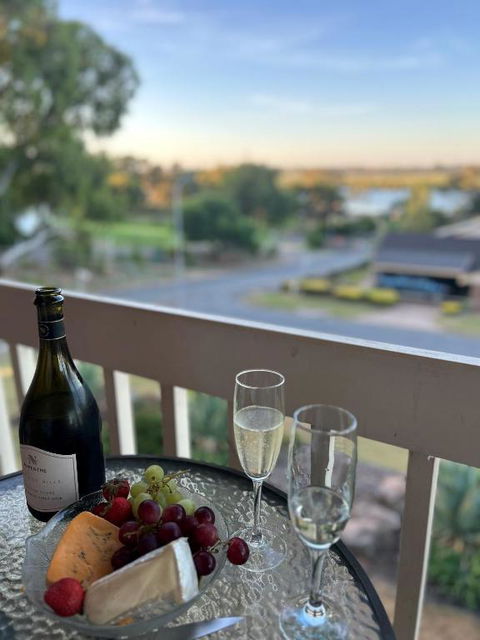 Pelican Retreat - Corporate / Tradie / Family - Hobart Tourism 3