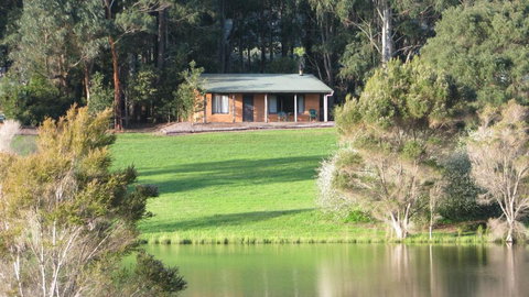 Pemberton Lake View Chalets - Tourism TAS 1