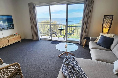 Penthouse Apartment Ocean Views - Tourism TAS 1