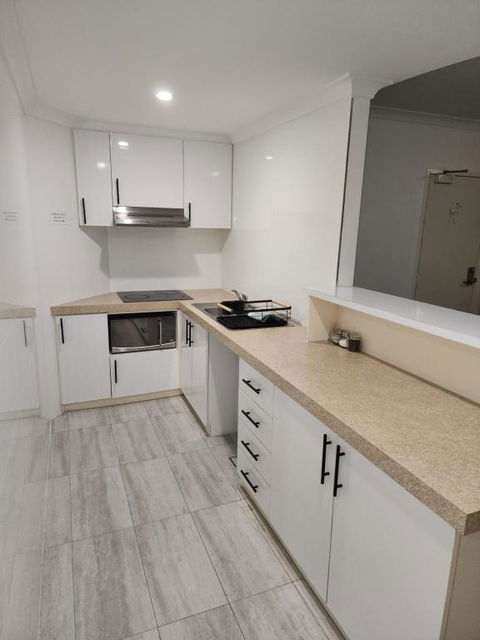 PERTH CBD APARTMENTS - Tourism TAS 3