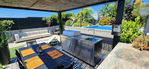 Penthouse Perfection With Private Rooftop Pool - Hobart Tourism 2