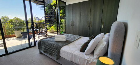 Penthouse Perfection With Private Rooftop Pool - Hobart Tourism 3