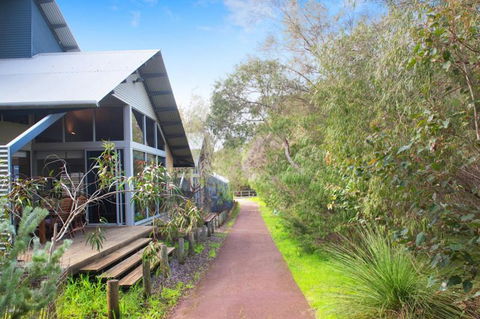 PEPPY TREE HOUSE - Tourism TAS 1