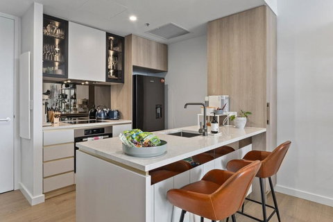 Perfect Location With 5 Star Amenities - Tourism TAS 3