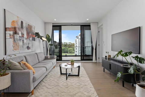 Perfect Location With 5 Star Amenities - Tourism TAS 1