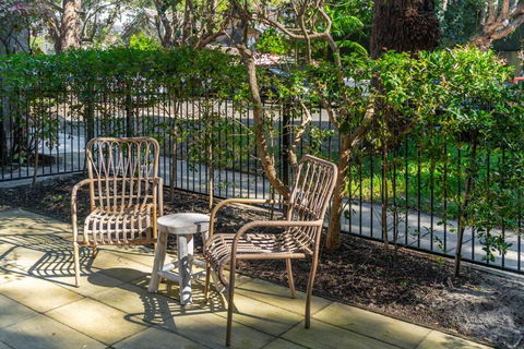 Pet-Friendly Home Just Minutes From Bondi Beach - Hobart Tourism 0