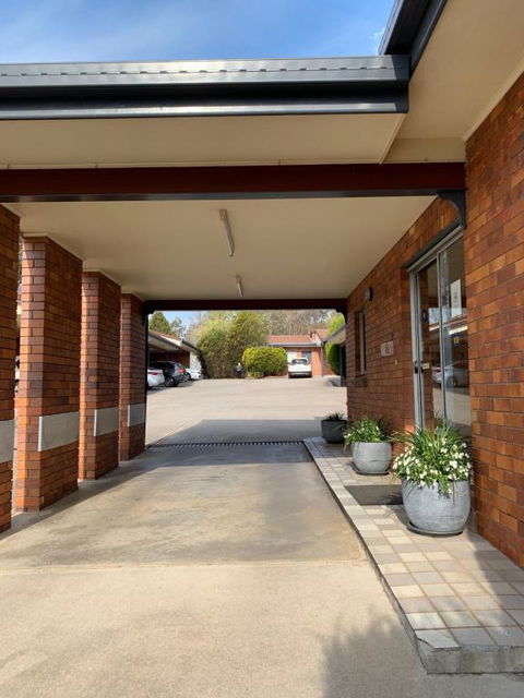 Peter Allen Motor Inn - Hobart Tourism 1