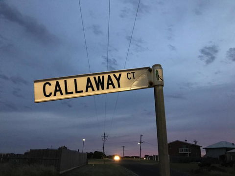 Peterborough Getaway - Hobart Tourism 3