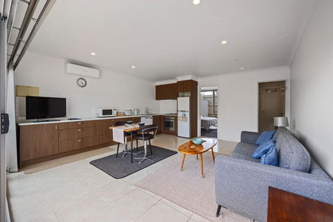 Petite Retreat - Tourism TAS 3