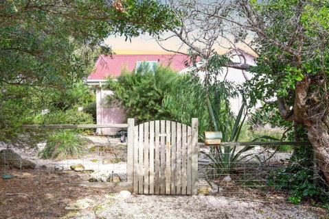Pink Cabin By Host On The Coast - Tourism TAS 0