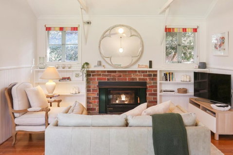 Pink Cabin By Host On The Coast - Tourism TAS 2