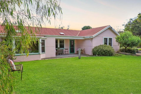 Pink Cabin By Host On The Coast - Tourism TAS 1