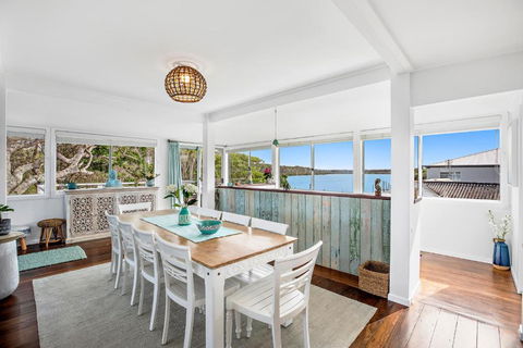 Pipe Dream - River Frontage With Amazing Views - Hobart Tourism 0