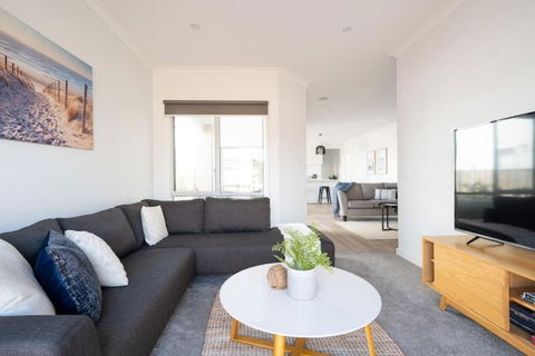 PIPER Modern Home Walk To Beach Shops Parks - Tourism TAS 2