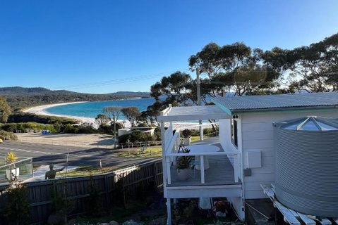PIPI SHACK - Iconic Waterfront Shack Binalong Bay - Tourism TAS 0