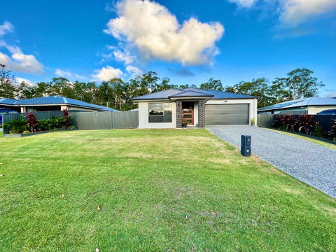 Plantation Retreat 4 Bedroom Modern Home - Hobart Tourism 3