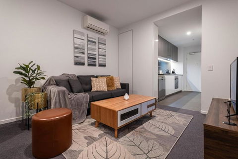 Pleasant &bright 2br2ba Apt Footscray Pool - Tourism TAS 0