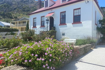Poet\'s Cottage Stanley with Hobart Tourism