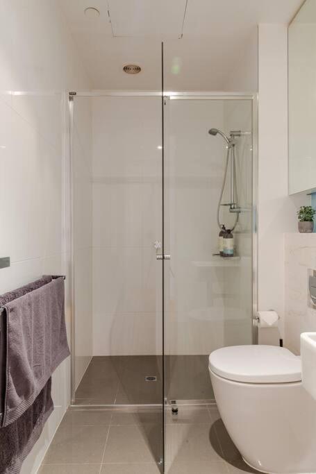PORT MELBOURNE - A Stay At The Bay - Tourism TAS 1