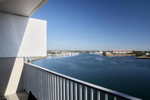 Portside On Honeysuckle - Tourism TAS 1