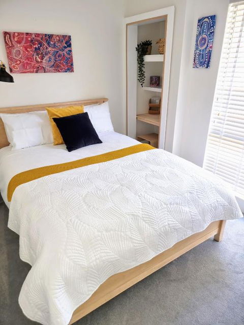 Queen Bed Apartment- No Sharing, Your Very Own Space - Hobart Tourism 0