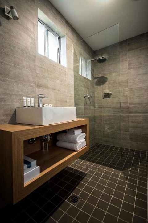 Quays Hotel - Tourism TAS 3