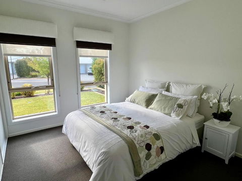 Premium Barossa Getaway - Hobart Tourism 3