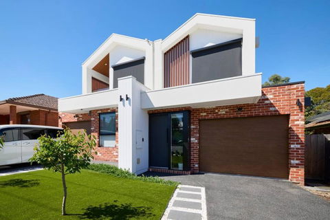 Preston Lux House 5 Bed 5 Bath - Tourism TAS 2