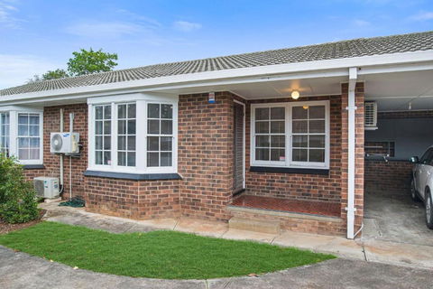 Prime Location 2 Bed Renovated In Royston Park - Hobart Tourism 1