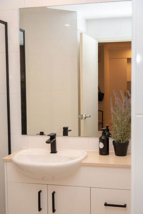 PRIME SPOT: Modern Studio+Balcony Darling Harbour - Tourism TAS 3