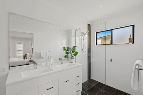 Private Mudjimba Beach Abode - Tourism TAS 2