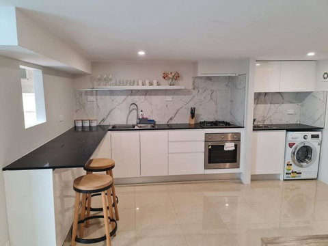 Private & Cosy Two Storey Guest House - Tourism TAS 1