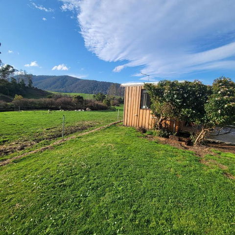 Pub In The Paddock - Tourism TAS 3